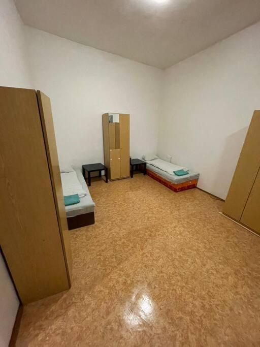 Near Main Railway And Bus Station Apartment Brno Bagian luar foto