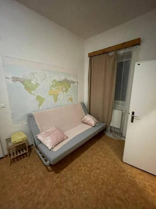 Near Main Railway And Bus Station Apartment Brno Bagian luar foto