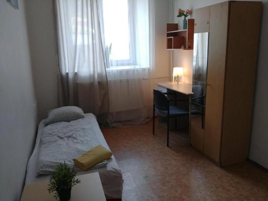 Near Main Railway And Bus Station Apartment Brno Bagian luar foto
