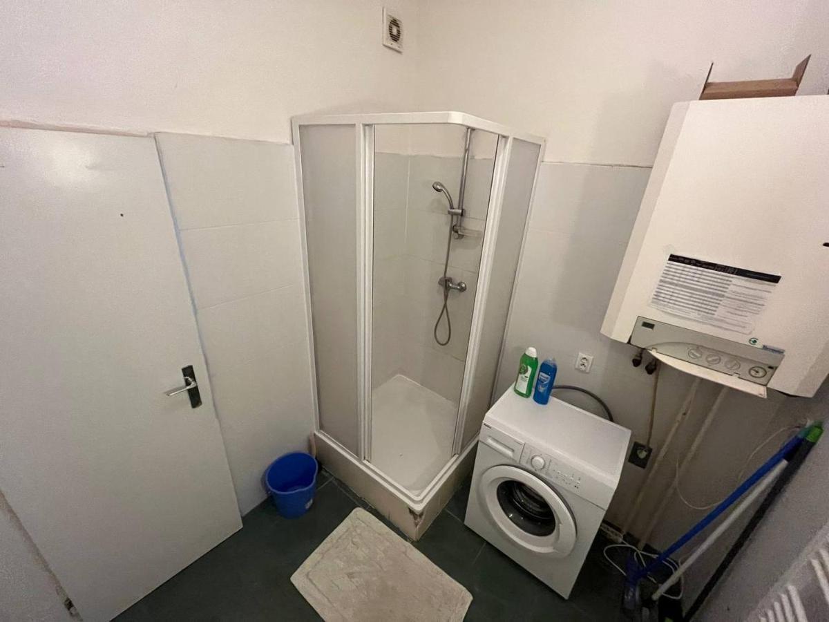Near Main Railway And Bus Station Apartment Brno Bagian luar foto