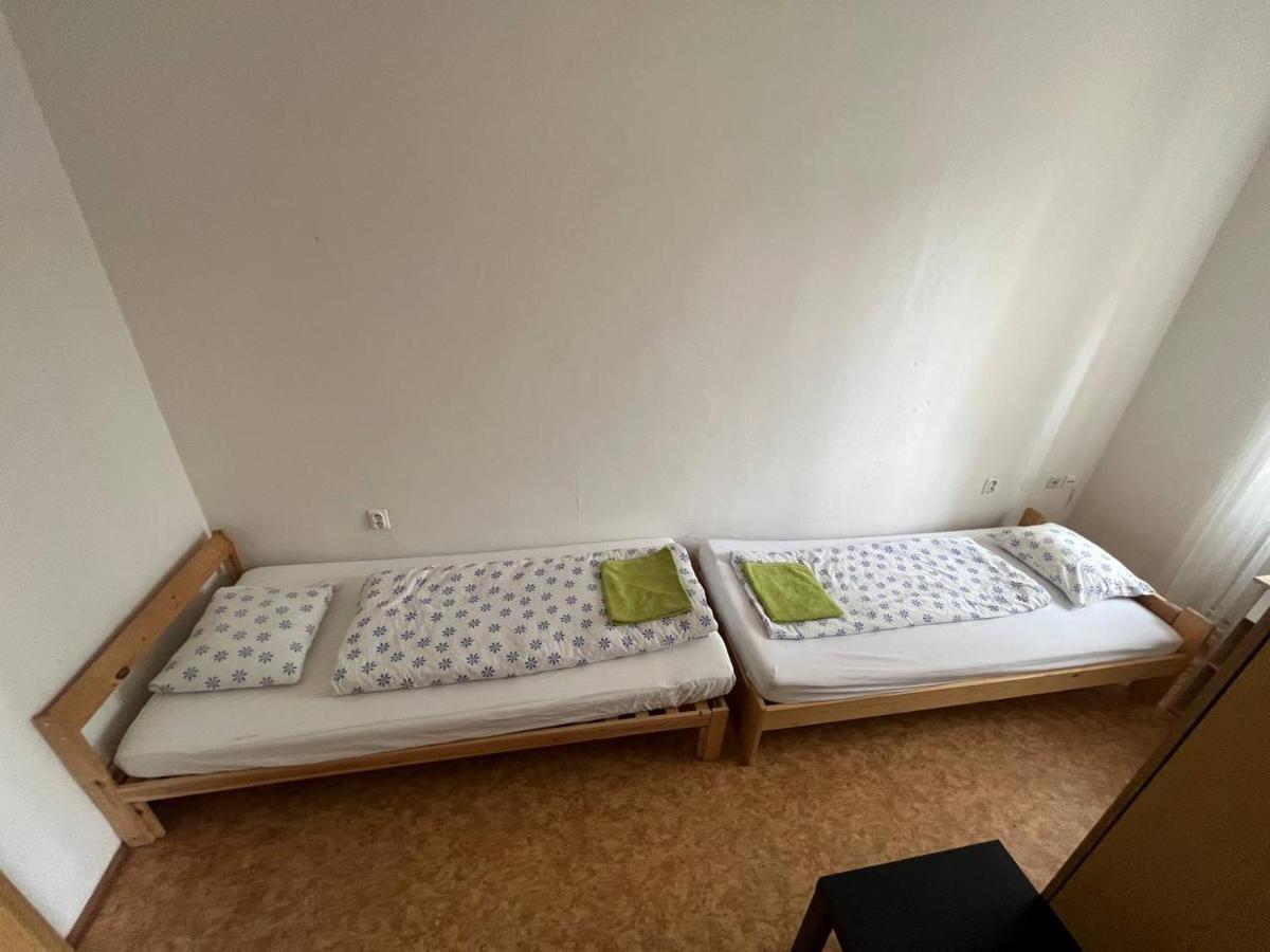 Near Main Railway And Bus Station Apartment Brno Bagian luar foto