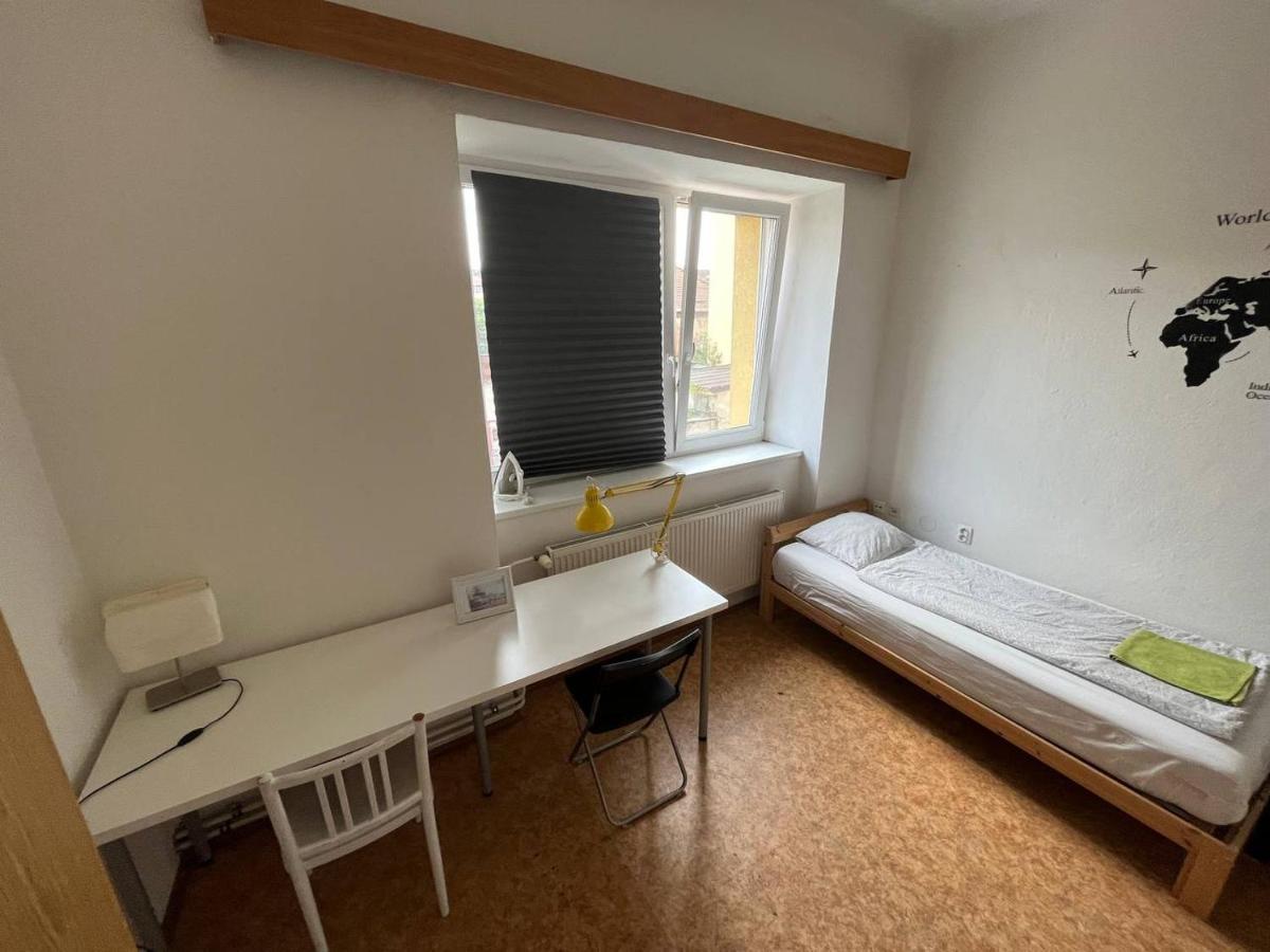 Near Main Railway And Bus Station Apartment Brno Bagian luar foto