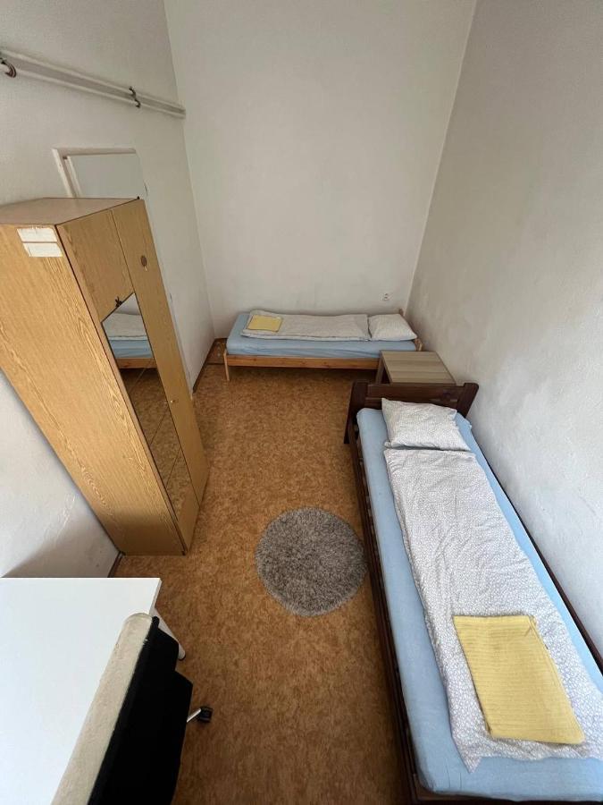 Near Main Railway And Bus Station Apartment Brno Bagian luar foto