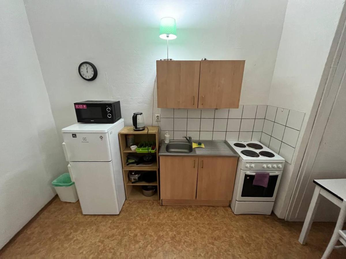 Near Main Railway And Bus Station Apartment Brno Bagian luar foto