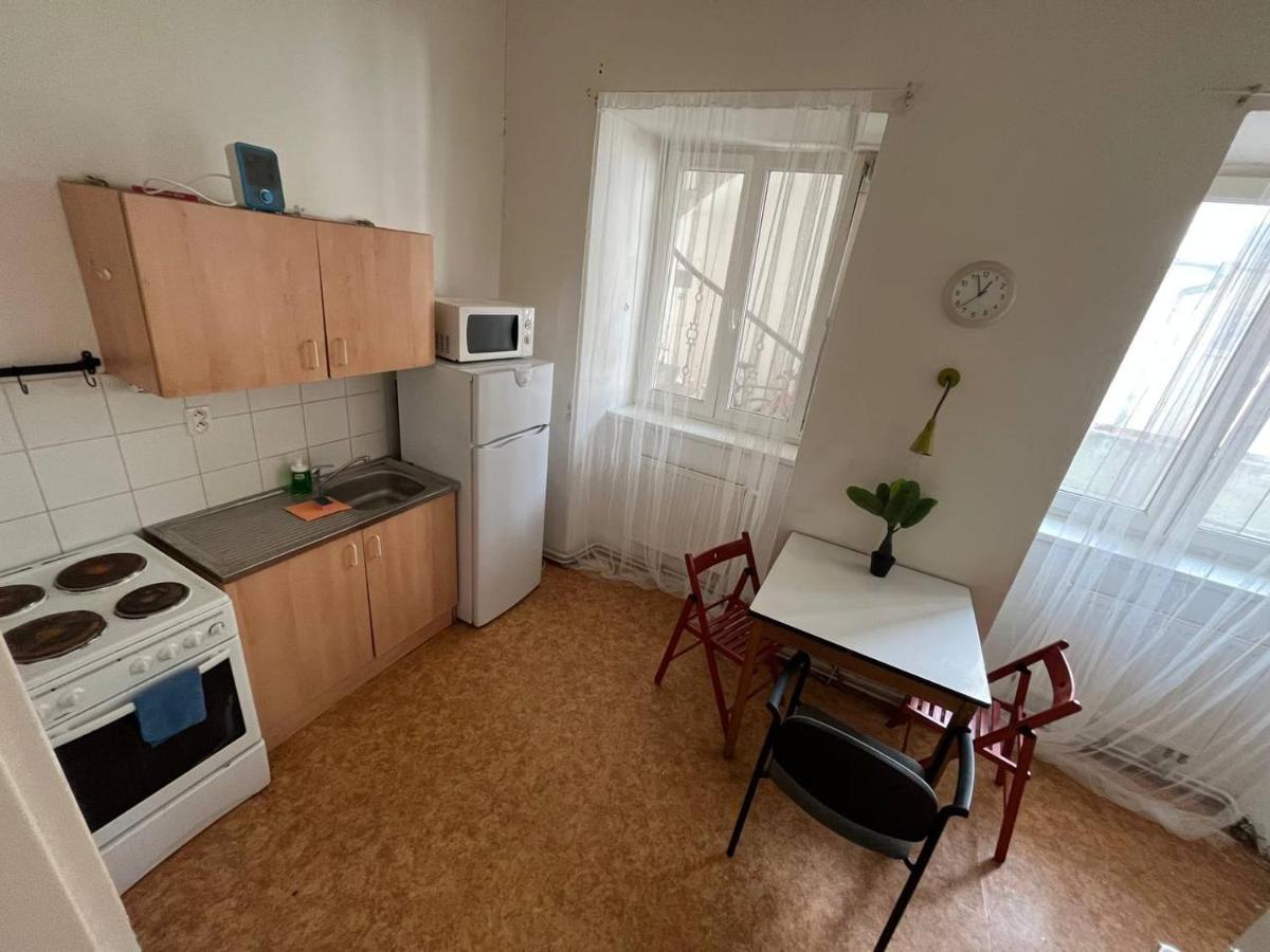 Near Main Railway And Bus Station Apartment Brno Bagian luar foto