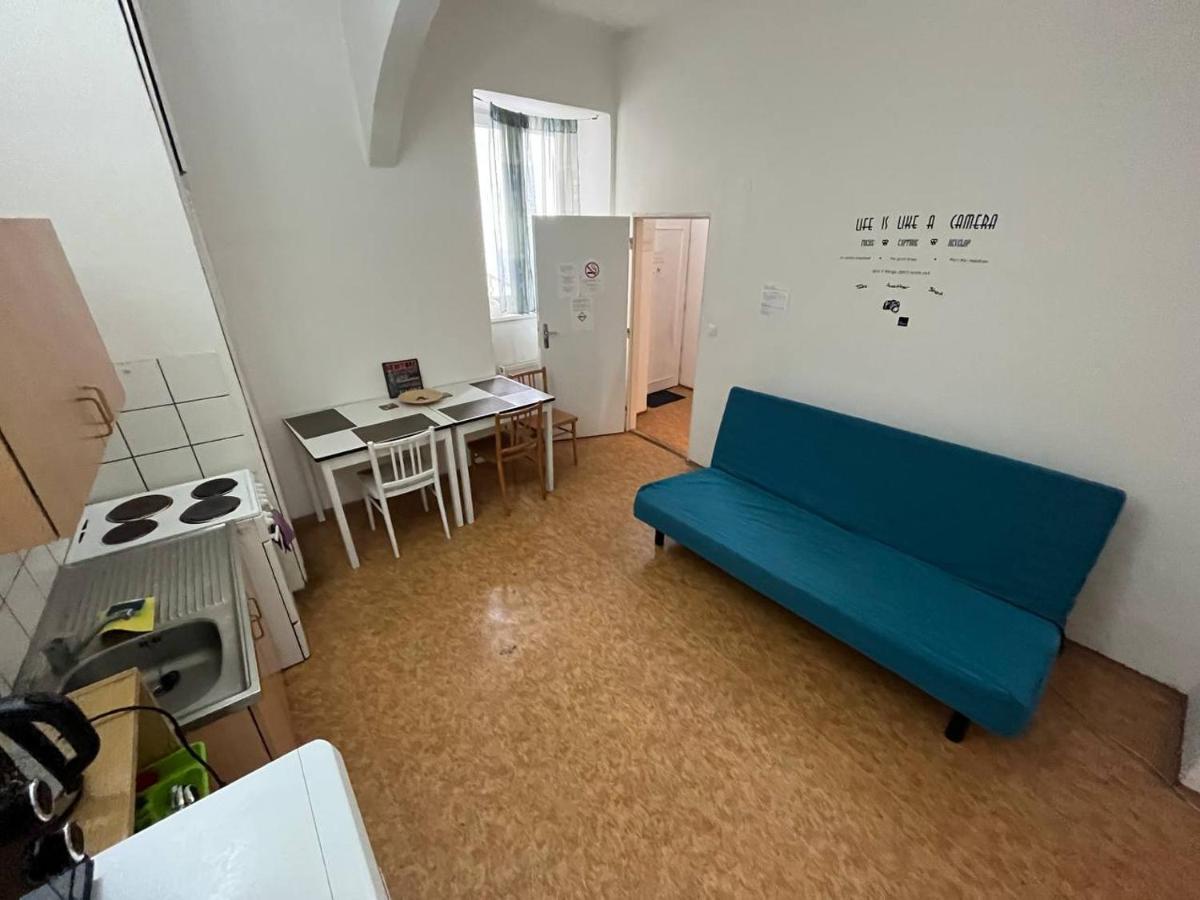 Near Main Railway And Bus Station Apartment Brno Bagian luar foto