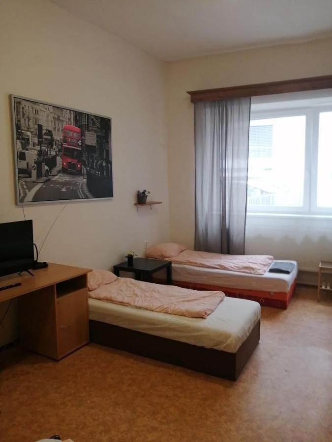 Near Main Railway And Bus Station Apartment Brno Bagian luar foto